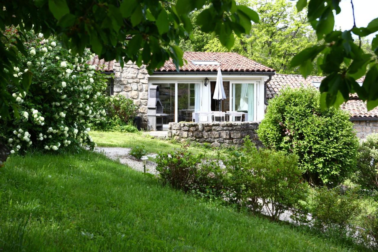 Les Grangeonnes, Nature, Piscine, Bain Nordique, Sauna Pour Accueil Familiale Ou De Groupe Saint-Basile
